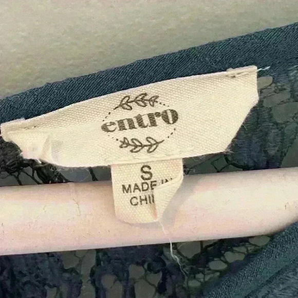 Entro Beautiful Green Blouse Size Small, Flowy Lacy - Picture 3 of 8